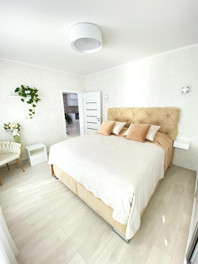 Die Eleganz - Apartment Near The City Center With Free Parking Bratislava Buitenkant foto