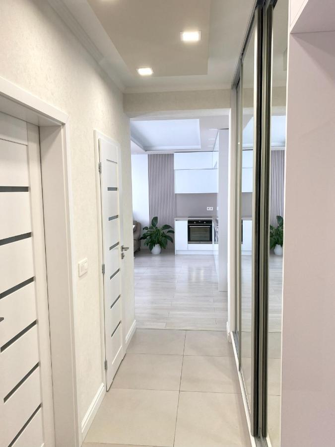 Die Eleganz - Apartment Near The City Center With Free Parking Bratislava Buitenkant foto