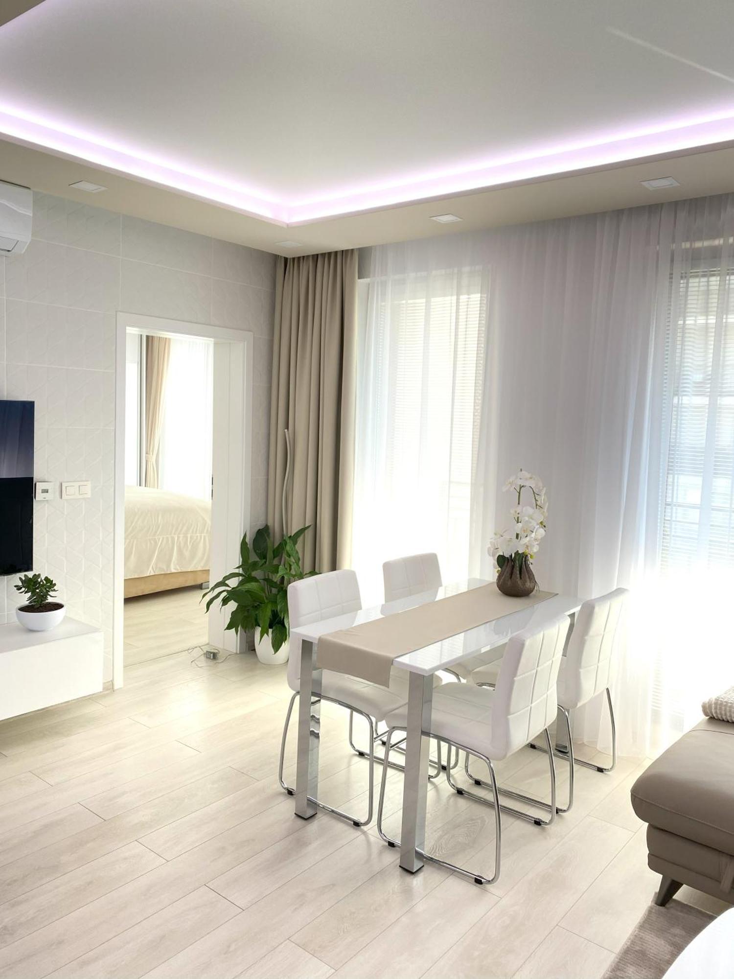 Die Eleganz - Apartment Near The City Center With Free Parking Bratislava Buitenkant foto